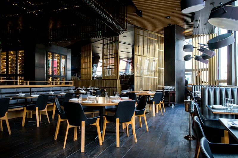 Dining (stock photo)